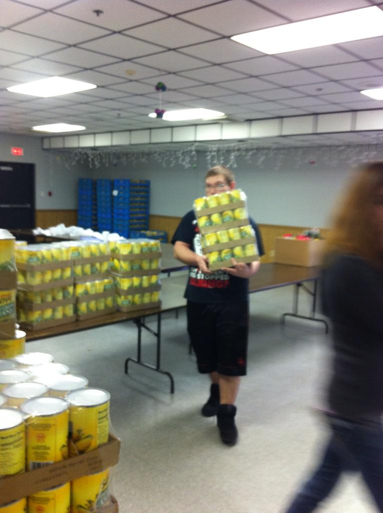 jgmlaiben's tweet photo. Service learning at its best. Proud of these kids for helping with food baskets for the needy. #altsquad http://t.co/MSmuj8AQoo