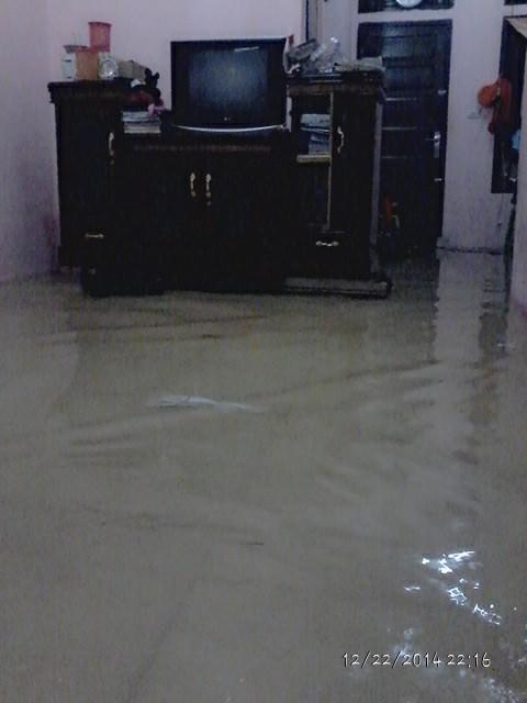 Alan_Farlan_'s tweet photo. Bajir bajir bajir..... http://t.co/5rBOe3Hv2d