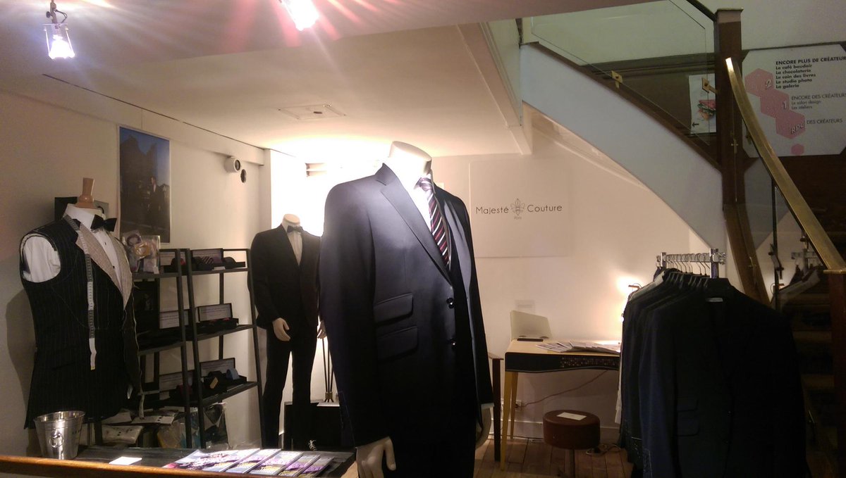 MajesteCouture's tweet photo. MESSIEURS, COMMENT VOUS HABILLER POUR #NOEL?Retrouvez les conseils du Designer @MajesteCouture @lescabeaubymf 2étage http://t.co/9FkmKWd34d