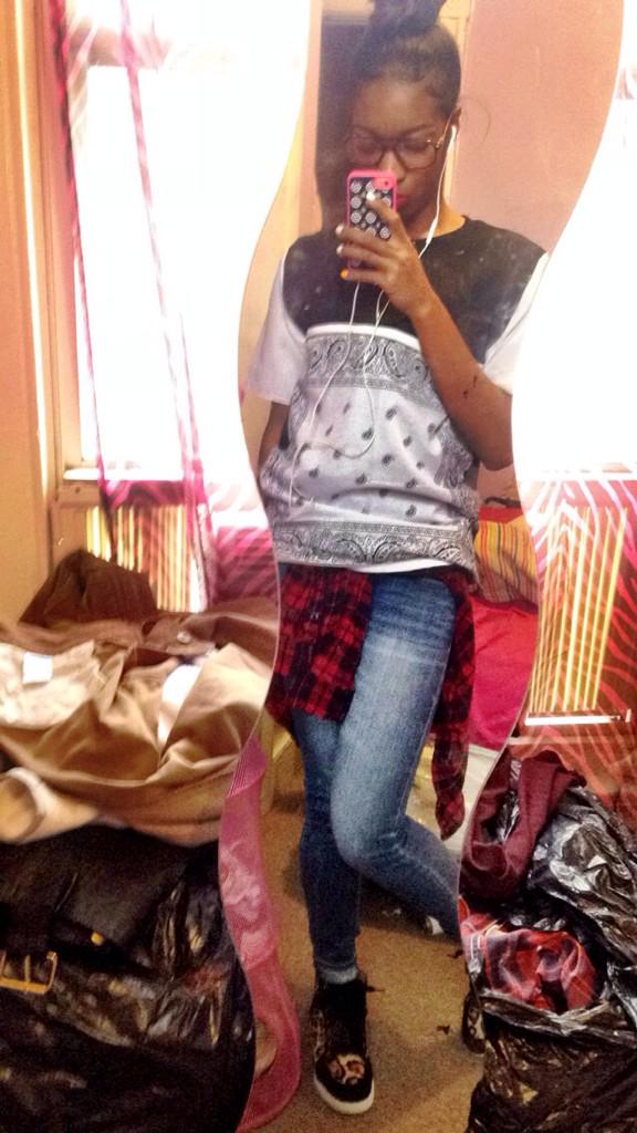 iamquaddie's tweet photo. 🔘💯 she is C H A N E L ! #shirtmadebyme #deartobedifferent #fxckyoswagg http://t.co/qvu5WthOgp