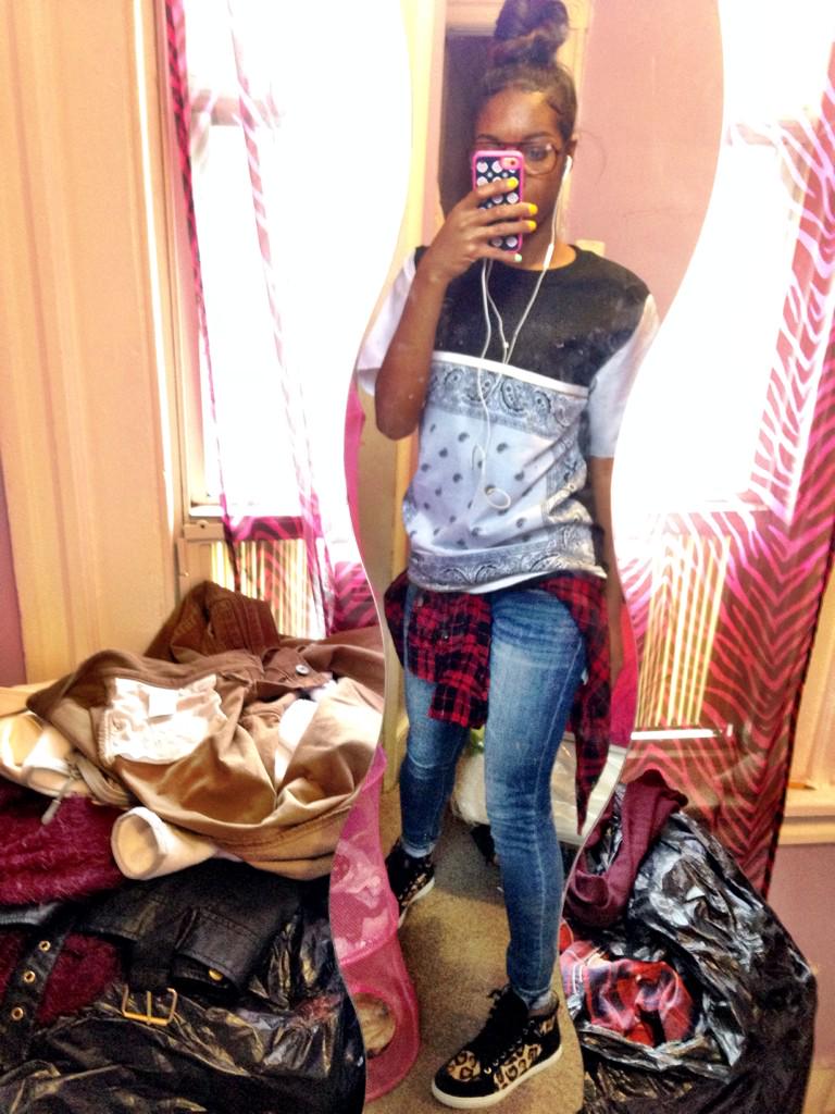 iamquaddie's tweet photo. 🔘💯 she is C H A N E L ! #shirtmadebyme #deartobedifferent #fxckyoswagg http://t.co/qvu5WthOgp