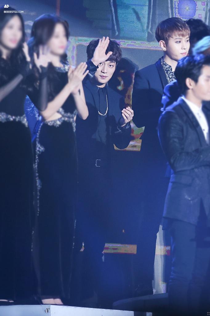 B5ekl5tCEAAvkK4.jpg:large