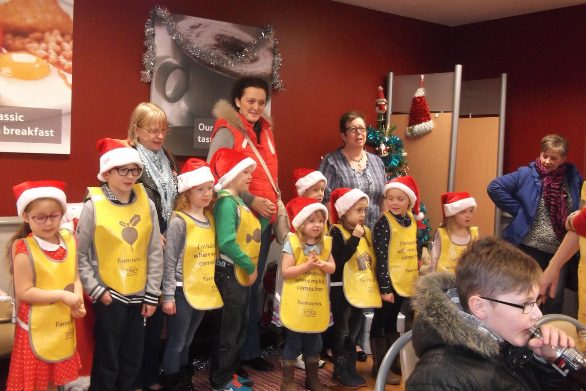 moomaapee's tweet photo. Farm to Fork @TescoGoole today great christmas fun http://t.co/lR68ghHBA4