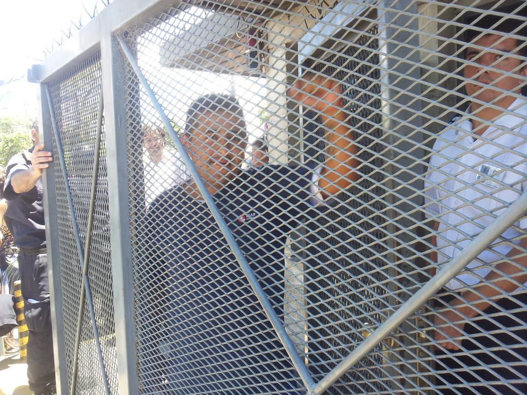 despedidosdlear's tweet photo. Ya entramos dedicado a todos los no creyeron en nuestra lucha cfk, Capitanich, berni,quiroga, lear,y al smata. http://t.co/UztackOPjx