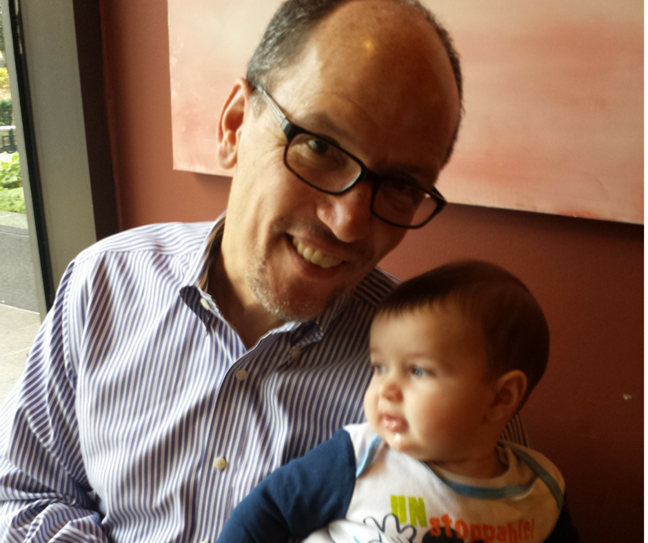 peterlmorris's tweet photo. 1st holiday break lunch w/kids saw @LaborSec - introd him 2 my youngest &amp; thanked him for engaging w/tribes @NCAI1944 http://t.co/odRnxFXpLf