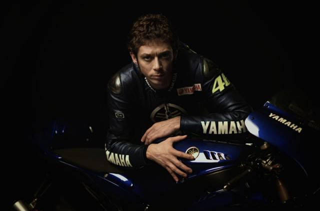 Motosan_es's tweet photo. "Mi reto es ganar, y mi ambición hacer disfrutar a los aficionados" - VALENTINO ROSSI @ValeYellow46 #MotoGPQuote. http://t.co/EaRkpfFPXB