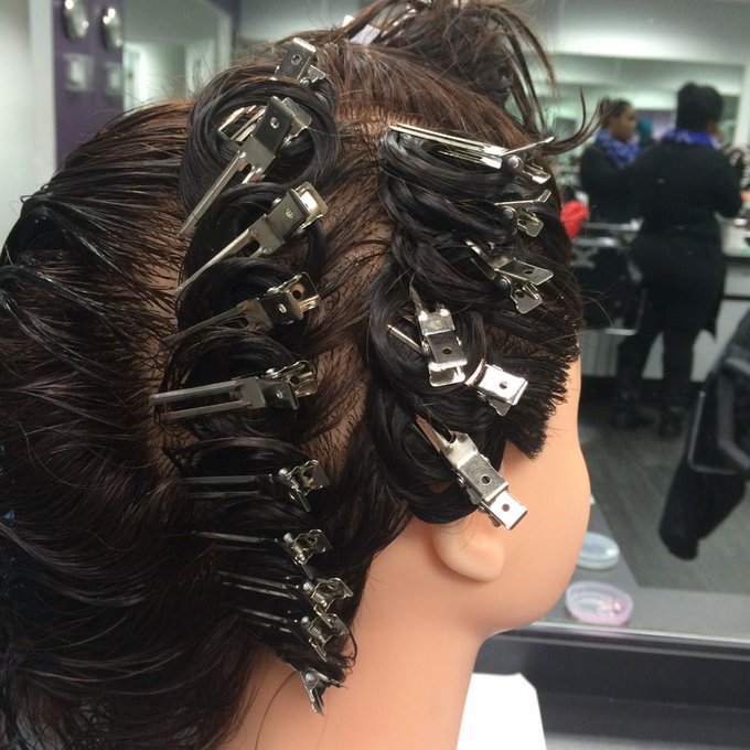 Pin curls are stupid. http://t.co/NJCIU9bkKv