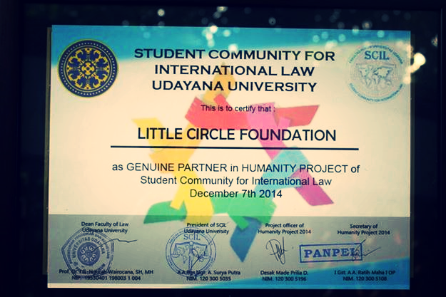 LittleCircleF's tweet photo. Humanity Project kerjasama LCF dengan SCIL @scil_unud di Panti Asuhan Yasa Kerthi Karangasem Bali pd 7Des2014 kemarin http://t.co/7Ax8wrRLYh