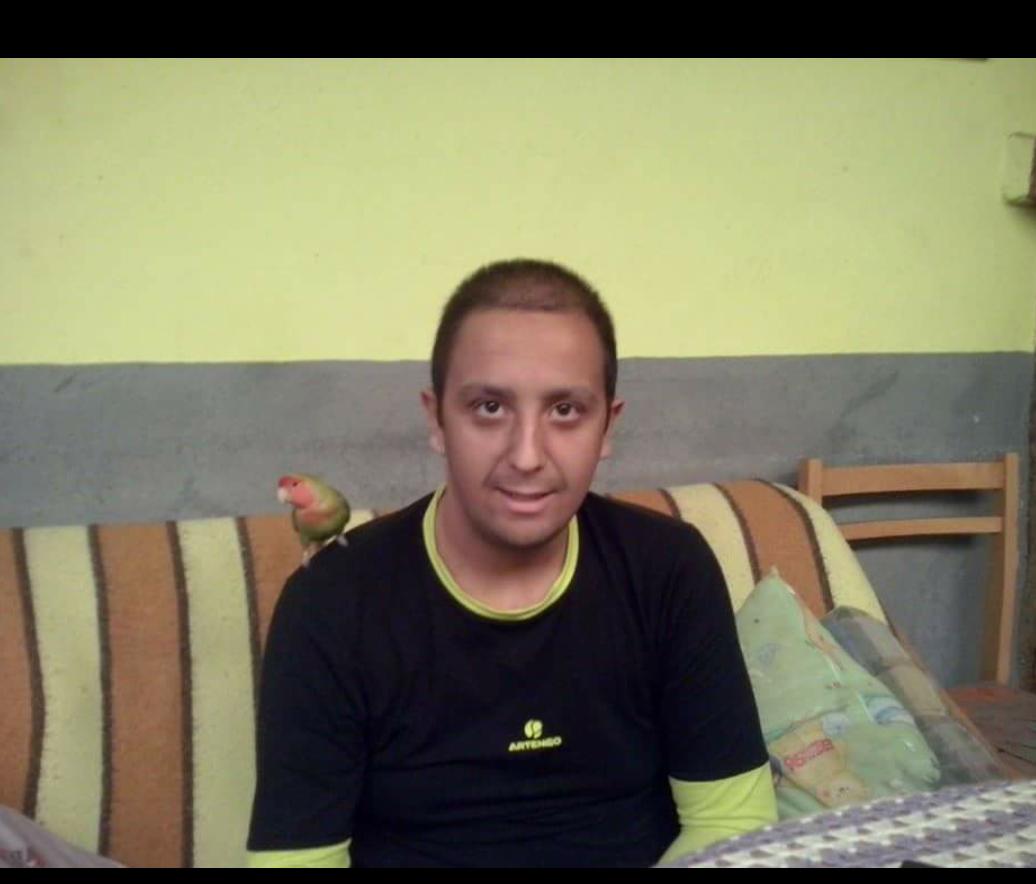 ferny991's tweet photo. Ya 5 meses sin ti campeon¡malas fechas para tu familia y también para nosotros ts amigos:siempre con nosotros estarás http://t.co/HufNKEn0WR