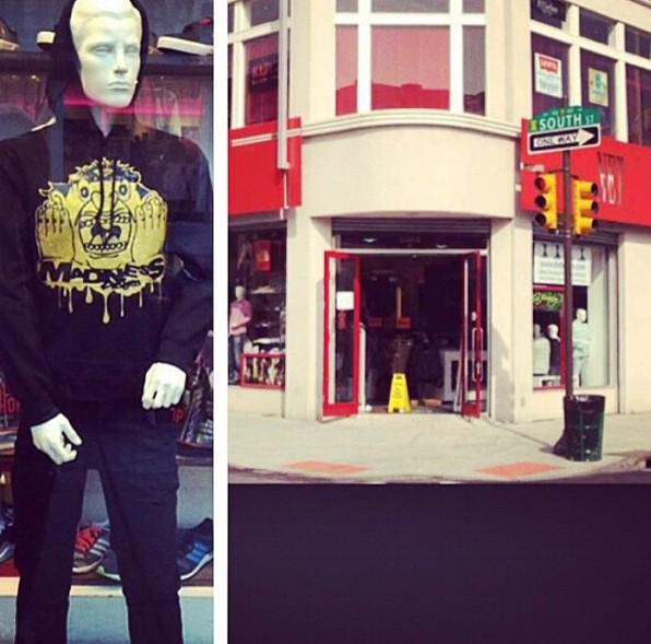 MadnessDesigns1's tweet photo. #MadnessDesigns now at #TheNet on #SouthStreet also hit http://t.co/rvnatVoHNu #Now!!! http://t.co/b2ggauxTzS