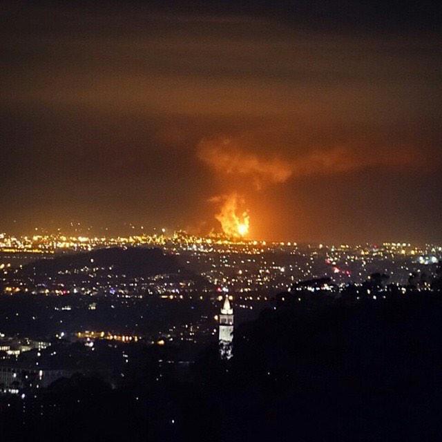itzzamindset's tweet photo. #chevronfire Richmond California Thursday Dec 18,2014 http://t.co/KOb3fN2CRk