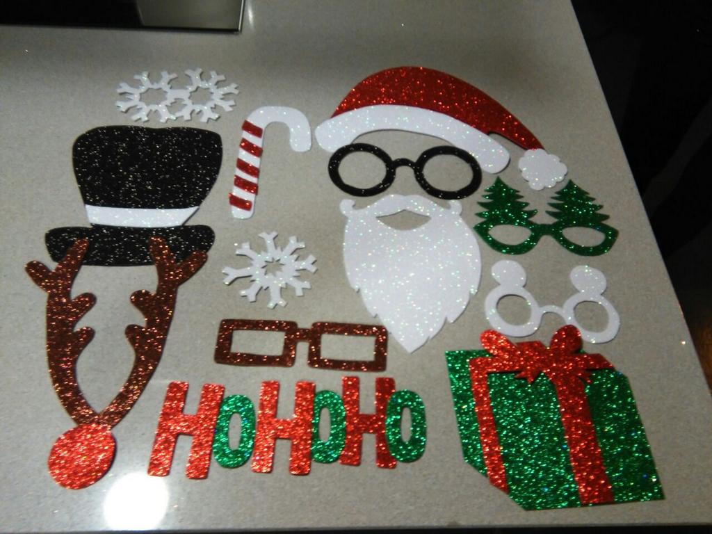 TamaritaMG's tweet photo. Noche de manualidades prenochebuena!! #photocall #navidad @afiuuu @elerube http://t.co/xxwGqQHNNg