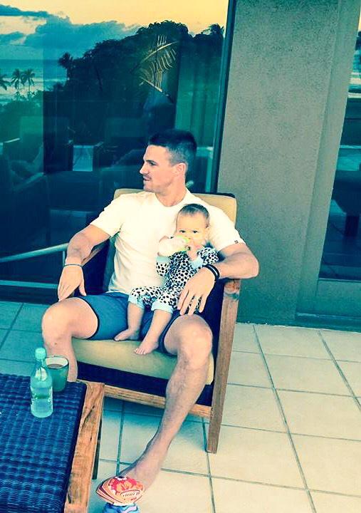 asparkinyou's tweet photo. HELP ME, GOD!
#DILF #BornToBeADad #MaviIsTheMostPreciousEver #ICantWithTheseTwo http://t.co/9FDkQgoJOF