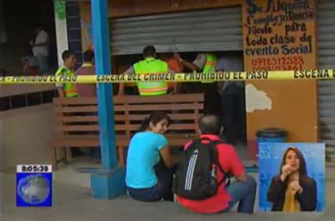tctelevision's tweet photo. #PAÍS Cerca de $80.000 fueron robados en agencia bancaria ubicada en el cantón Yaguachi. http://t.co/mTyXAoQFIu http://t.co/pvXNxn61Ob