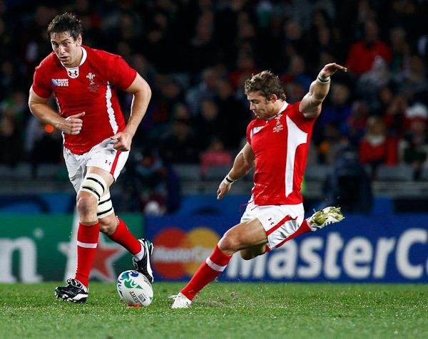 Happy 26th birthday to the one and only Leigh Halfpenny! Congratulations 