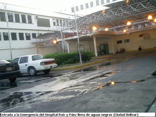 Juanescalona34's tweet photo. @rangelgomez, Aguas negras le dan la bienvenida a los enfermos en el Hospital Ruíz y Páez de Ciudad Bolívar http://t.co/zX782m0Spt