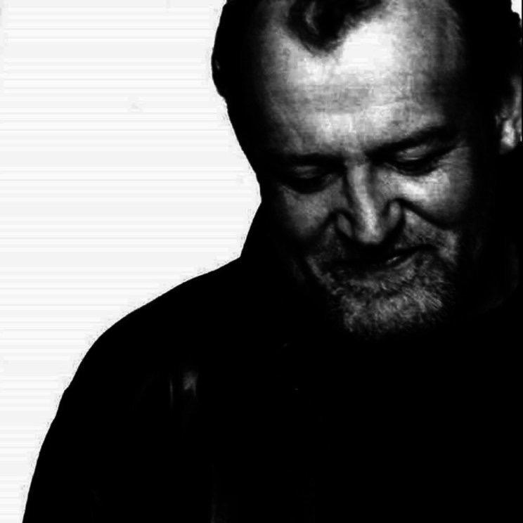 AkashaMontalt's tweet photo. Día triste para la música, fallece el gran cantante británico #joecoker (DEP) http://t.co/LptWwDpYMN