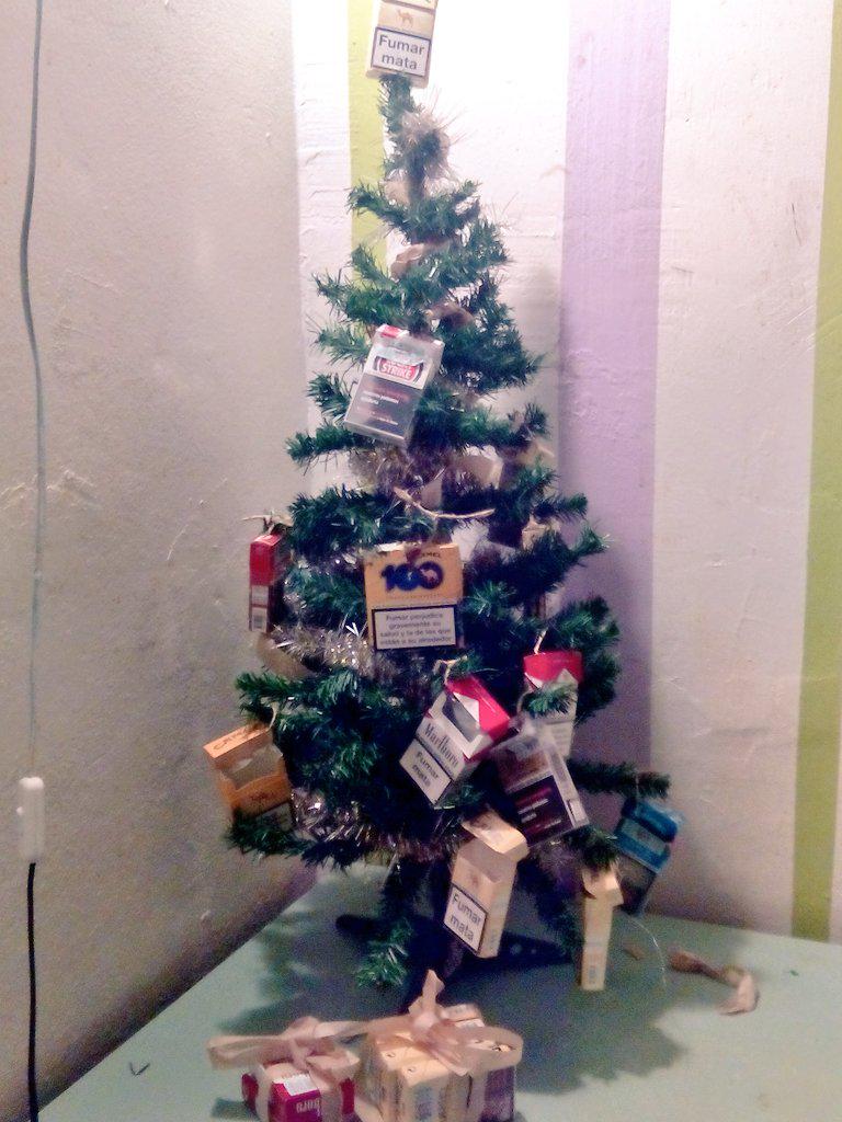 QuintosAzagra's tweet photo. Los Quintos 2015 ya tenemos árbol 😏😏 http://t.co/rKnnaRI0TY