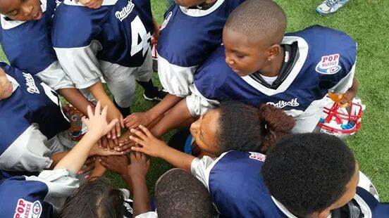 TWMF's tweet image. Single mother of 5. Two jobs. Multiple sclerosis.

AND Felicia is a year-round football coach! at.nfl.com/Kslzryc