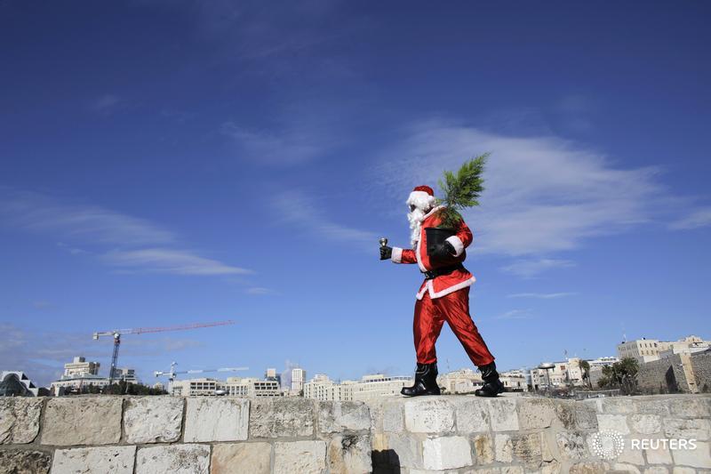 санта клаус иерусалим. отмечают ли новый год в израиле. отмечают ли новый год в израиле. новый год праздник в израиле. санта клаус иерусалим.