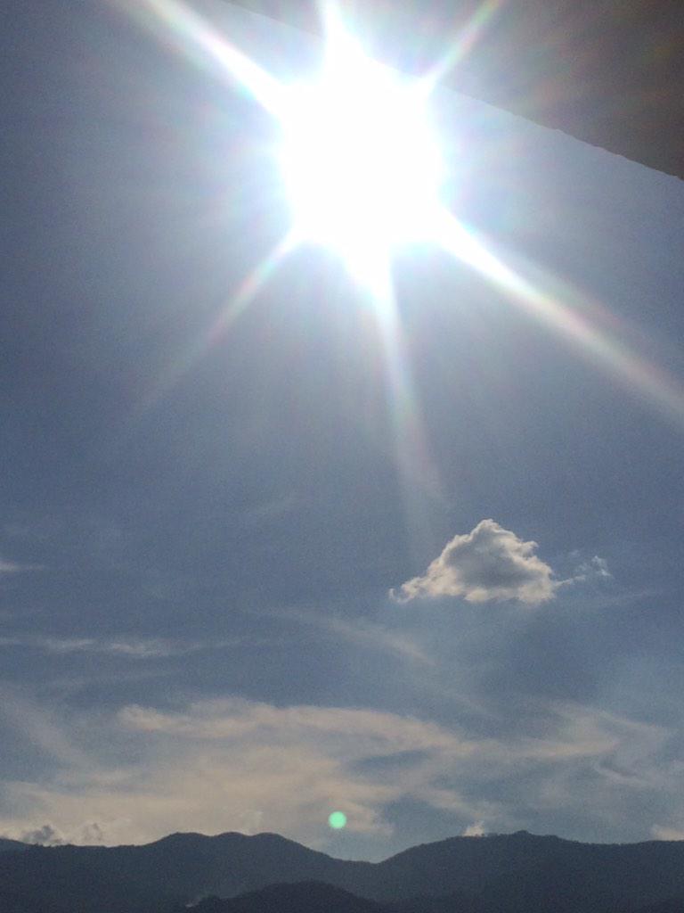 casernaduque's tweet photo. Bienvenido mi signo #sol solecito mio  @Clima24_7 #CAPRICORNIO  @elsegundoluz #Solstice2014 #solsticiodeinvierno http://t.co/VwKwEXl7wS