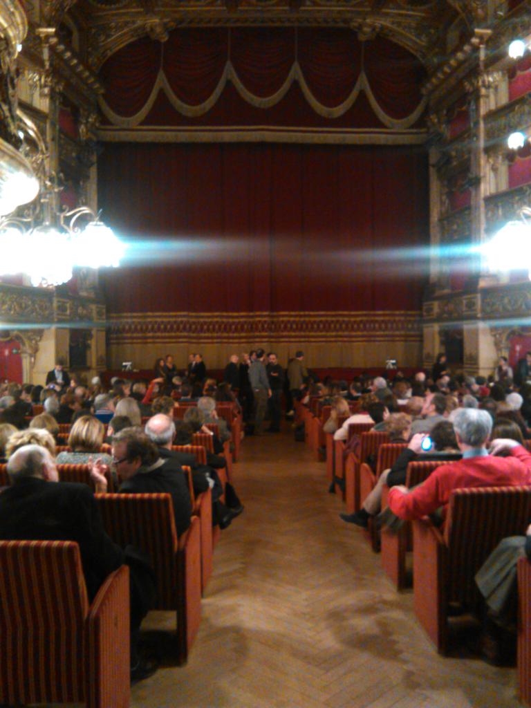 VsspTorino's tweet photo. Tutto esaurito per i 50 anni di #TelefonoAmico al #Carignano http://t.co/PqtW3qttau