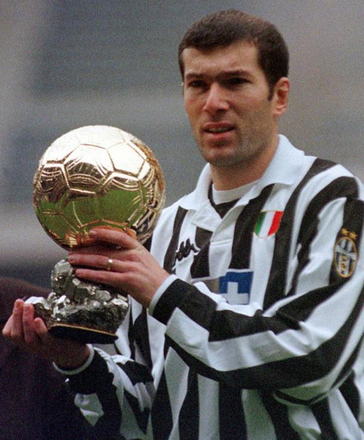 Zinedine Zidane with the 1998 Ballon d'Or | Players with most Ballon d'Or Points | Sportz Point