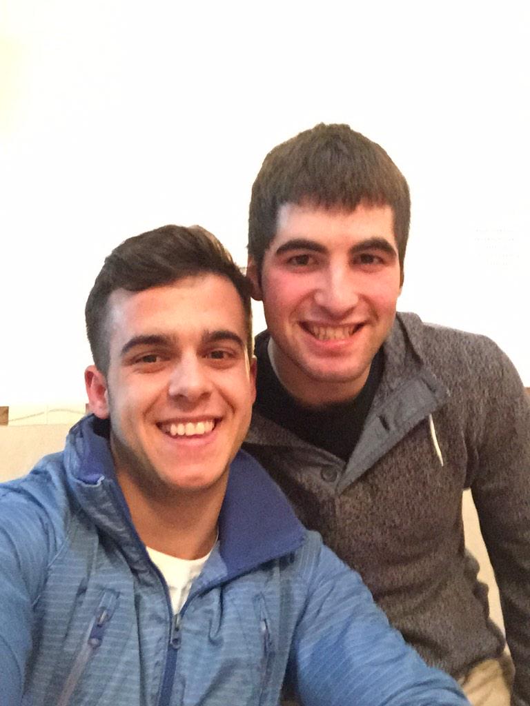layonecabelloo's tweet photo. Quiero mucho a @oscar__cano http://t.co/RGgtCW1dCa