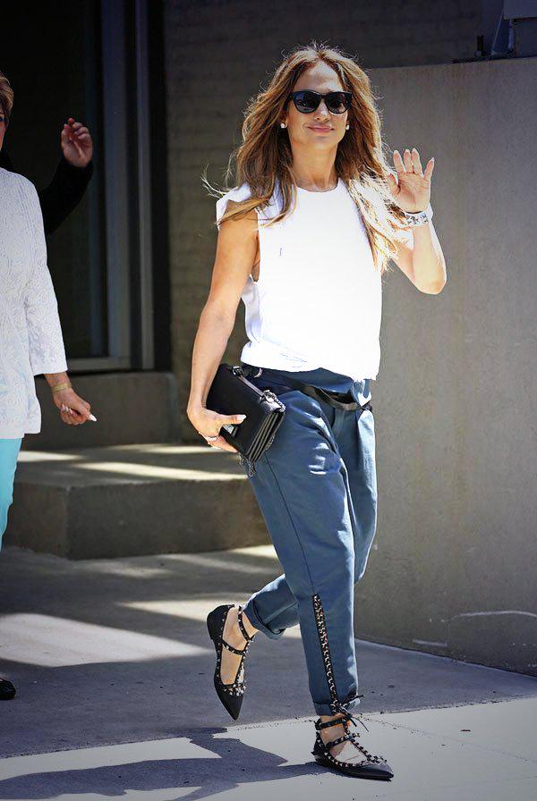 JLoLeah's tweet photo. Hi lovers! Queen "JLo" have an awesome Monday #JLovers #JLoFans #TeamJLo #JLoIsBae @JLo http://t.co/tii2iEzzUu