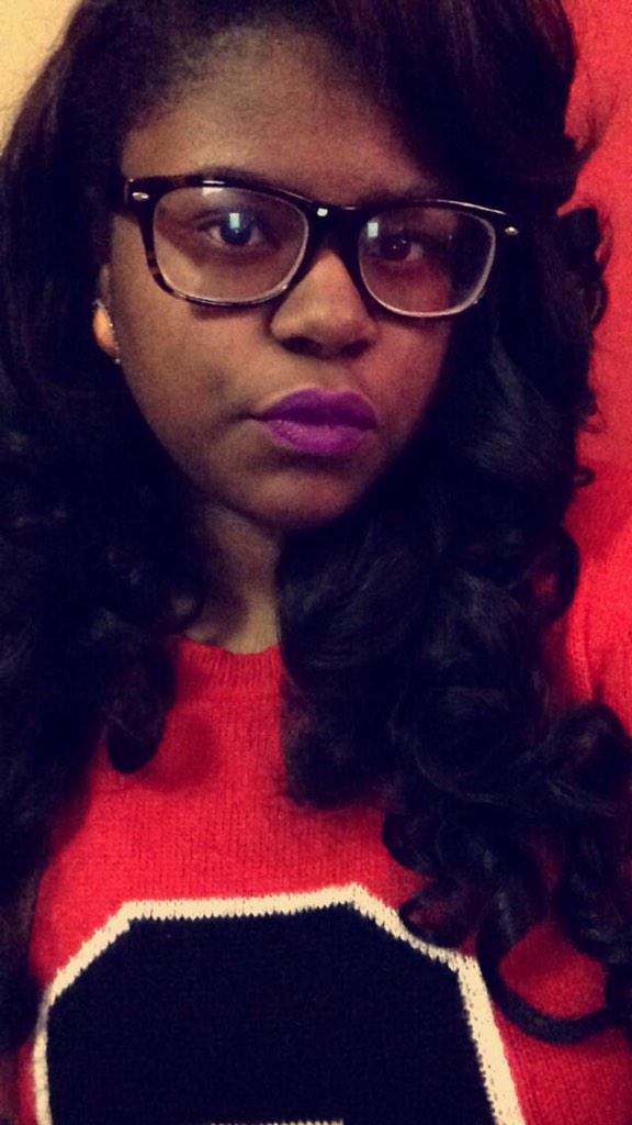 EricaSkyi's tweet photo. Selfies 💜 #IHateSmiling http://t.co/Yr3HHaGcY5