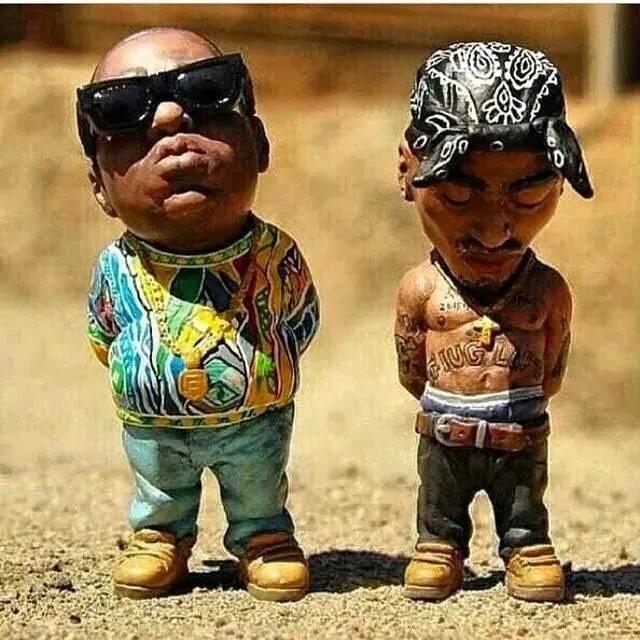 JustHanginn's tweet photo. who want this? 😍 #biggiesmalls #2pac http://t.co/G9yiYPnOQW