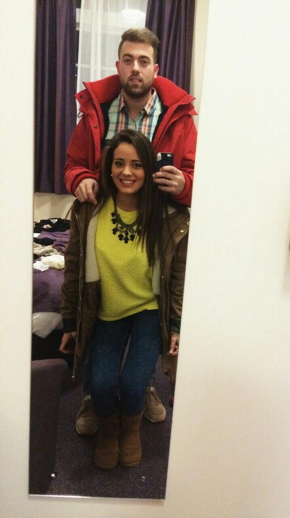 marisol_zipi's tweet photo. A cenar por Londres con lo mas lindo después de un día muy movidito sin parar de andar. TQ @LuuChoo10 http://t.co/kYaFOV1MeS