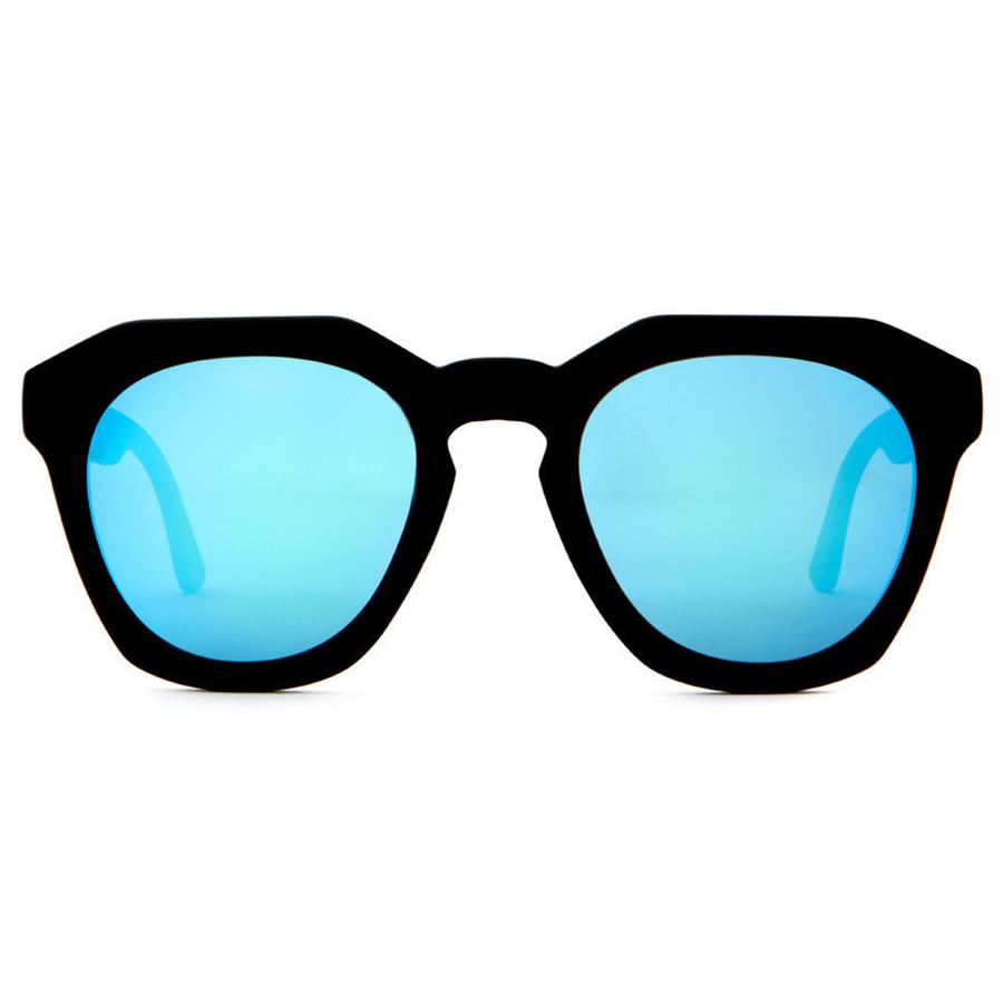 NylonMag's tweet photo. 7 new ways to throw shade: http://t.co/s4YCHQ7J5B http://t.co/EVHxgh6Dho