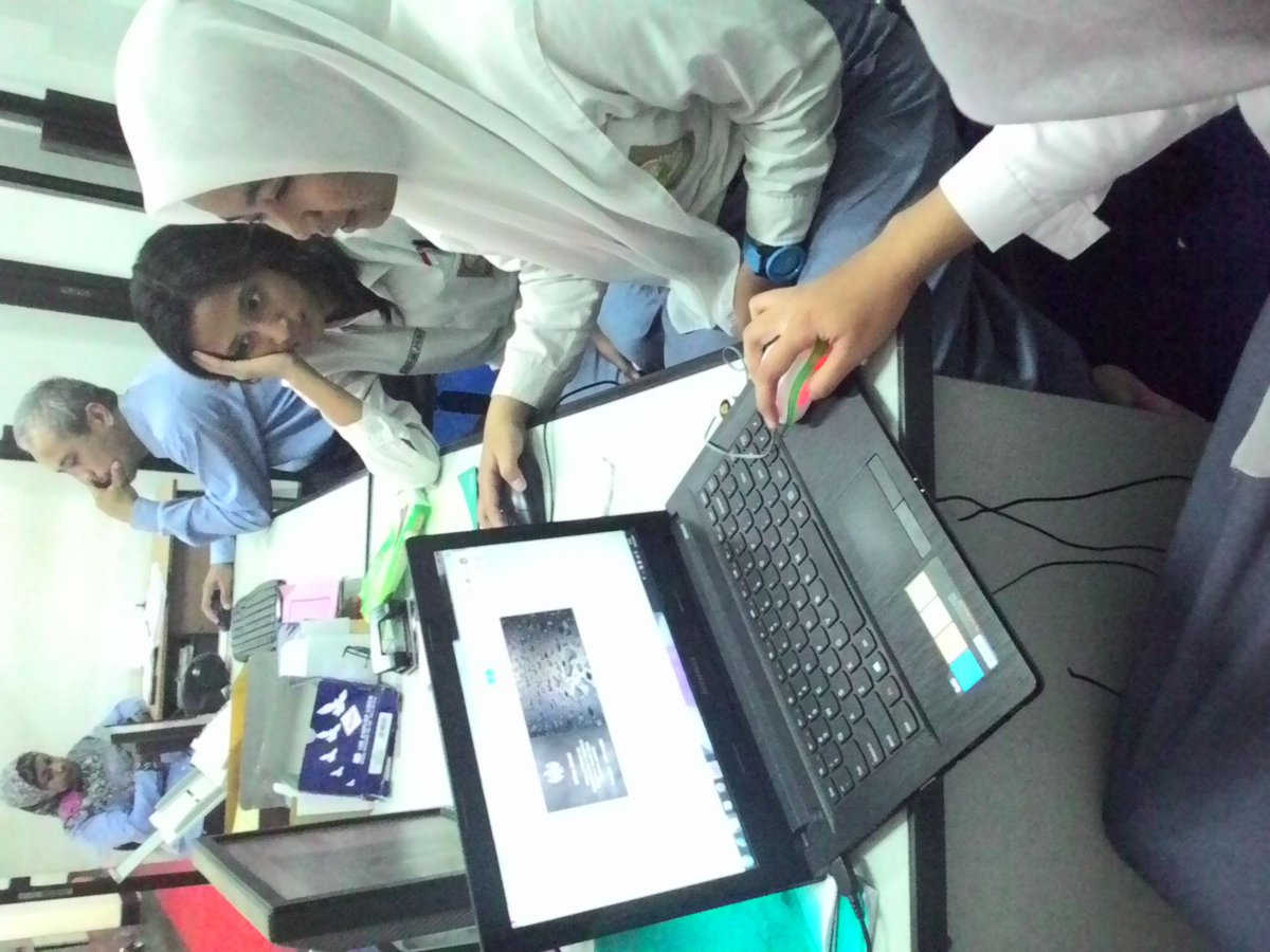 Alfianikhodisah's tweet photo. @rheni_Avi #pkl #diuny http://t.co/fWr2xHuSlw