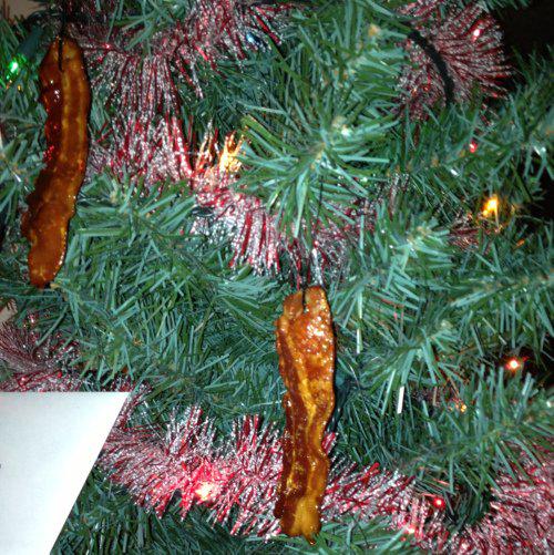 Mooseandmar's tweet photo. It can't get better then this! Bacon Christmas Ornaments! Thanks to @zujava http://t.co/ltdkBaUBZy #bacontheinternet http://t.co/6PfatxvFMs