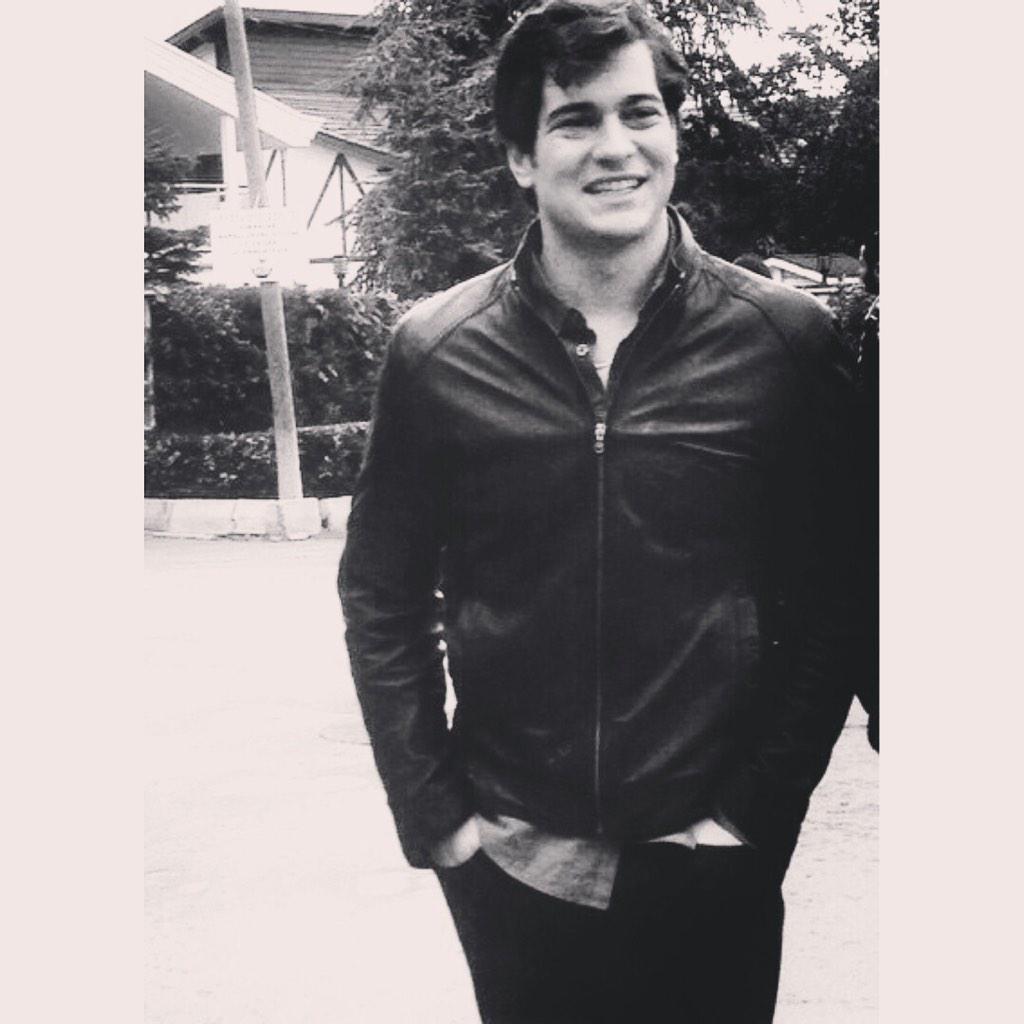 TeamUlusoy's tweet photo. #medcezir setinden Çağatay Ulusoy @cagatayulusoyy http://t.co/o4vNsQuwNe
