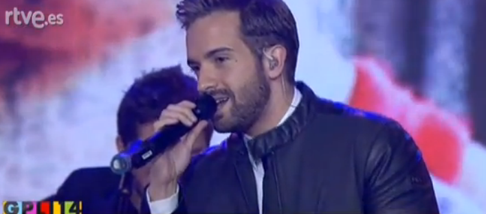 InfoPAlboran's tweet photo. Capturas de @pabloalboran cantando Pasos De Cero en la #GalaInfanciaTVE http://t.co/lFHXSw7bZ4