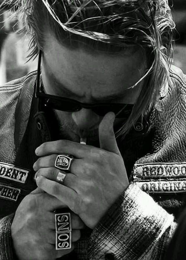 tullyclover3's tweet image. @sutterink @SOAAddicts @ECharlieHunnam @Hunnamshair The Perpetual Badass #AnarchyEnds #MissingJax