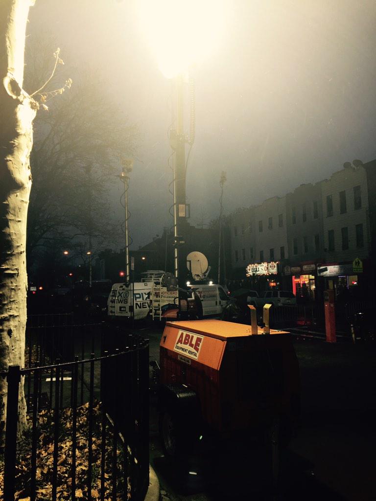 roastcaliflower's tweet photo. Today at myrtle/tompkins #myNYPD switched out #nypd light towers for rental lights. Why? #badOptics? #omnipresence http://t.co/Hg8UCB9Qfo