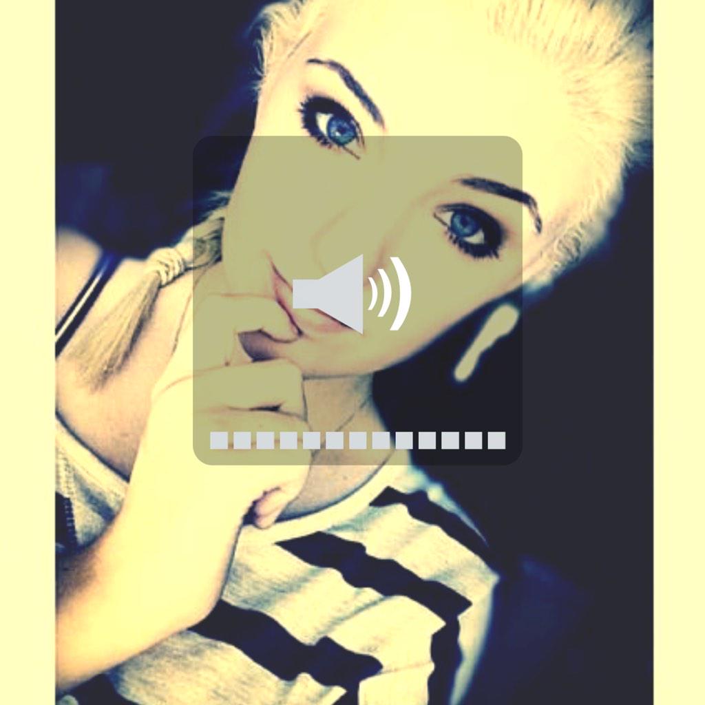 Lauricornsx's tweet photo. When I listen to #ThisTimeEP http://t.co/zaBJkquKKN