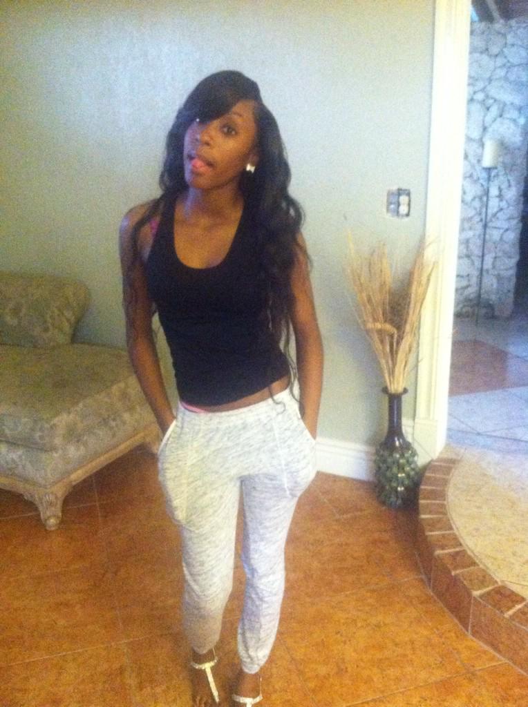 Tupac_couture's tweet photo. My little sister so pretty ๐ฉ๐ #shedontknowhowtoact her birthday tomorrow #15 http://t.co/TgKCEb5eDx