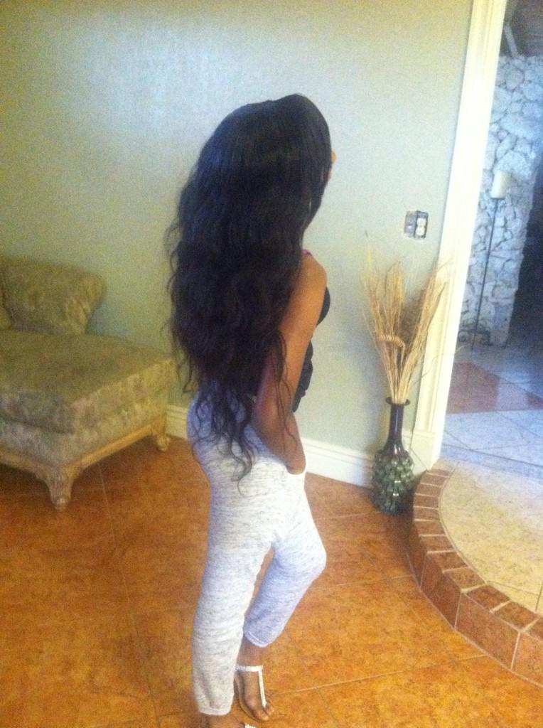 Tupac_couture's tweet photo. My little sister so pretty ๐ฉ๐ #shedontknowhowtoact her birthday tomorrow #15 http://t.co/TgKCEb5eDx