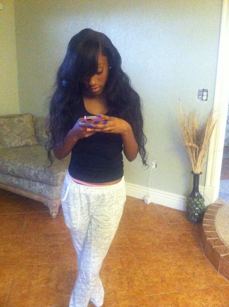 Tupac_couture's tweet photo. My little sister so pretty ๐ฉ๐ #shedontknowhowtoact her birthday tomorrow #15 http://t.co/TgKCEb5eDx