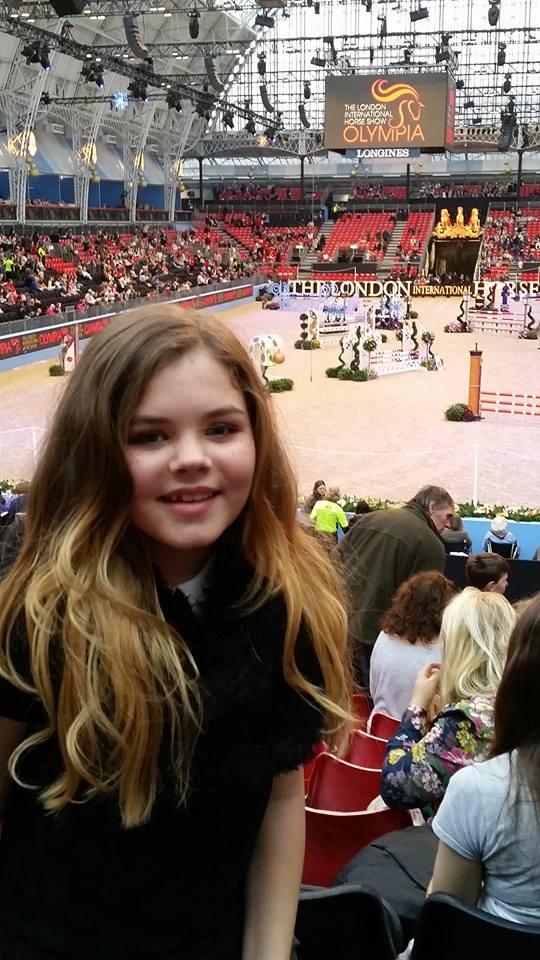Laura123x's tweet photo. beaut sister! Hope she had a good day #Olympia #OlympiaHorseShow #sister #sisterlylove #loveyou #horses http://t.co/XgqmCSkAd2