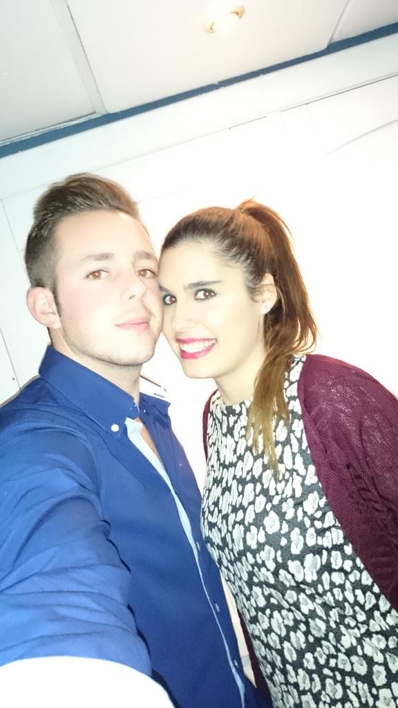AlbertoDeLaConc's tweet photo. Con la felicidad de mi día a día :):) @esthernuez7 http://t.co/OBofeVmrN9