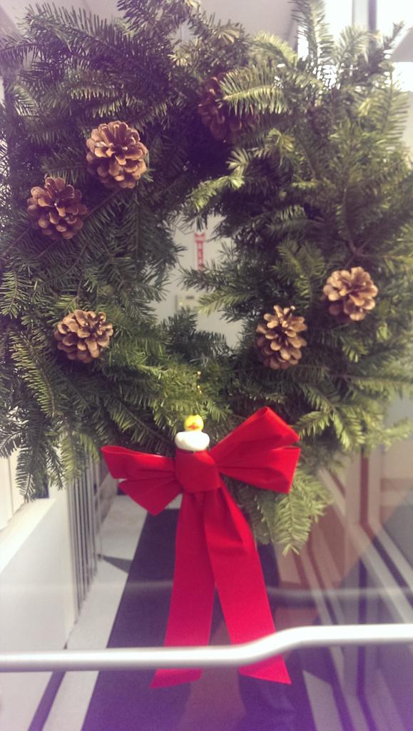 Also #BabyJesus hangout on our real wreath.. @iamhockeymom #BabeeJesus