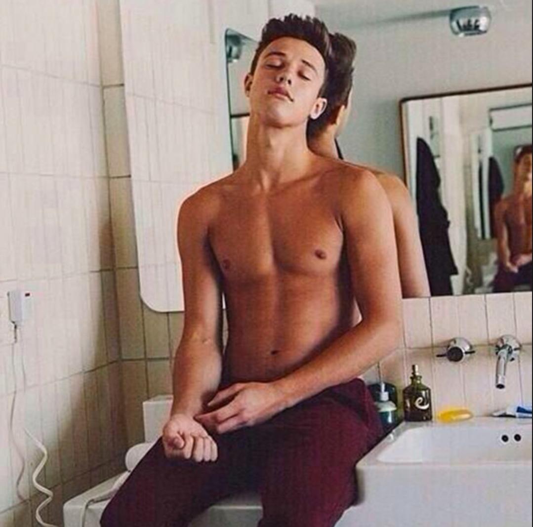 CameronRPGPC's tweet image. Venez rp en dem 😘