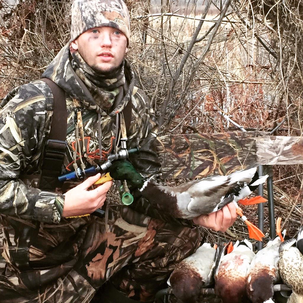 KelbyMestagh's tweet photo. Jewelry! Finally got my first banded duck! All the way from Saskatchewan #dirtnapoutdoors #duckhunter http://t.co/lI2BdXrVPA