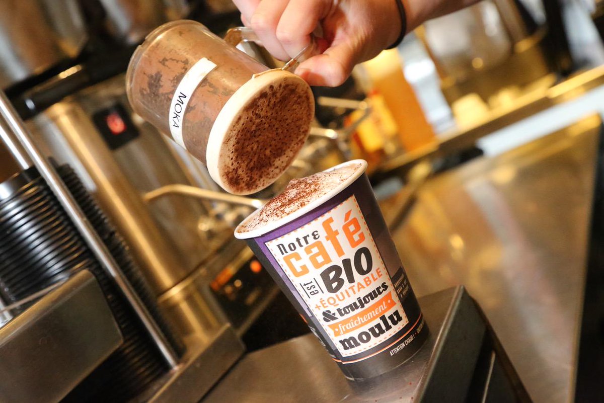 antonandjames's tweet photo. Prenez votre dose de caféine avec une touche festive. Essayez notre latté au Mocha! http://t.co/PV48i1liyx