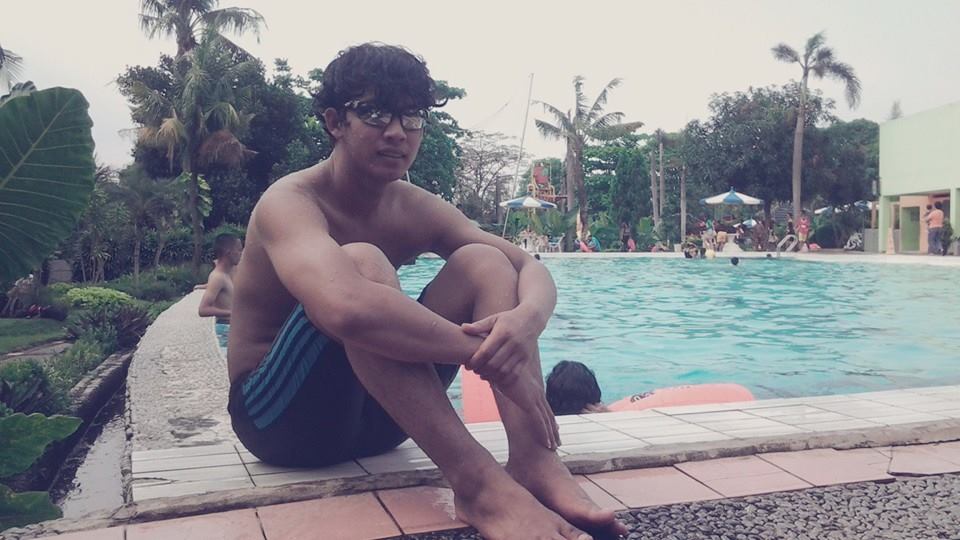 tri_dita's tweet photo. berenang http://t.co/kA3CfYN92T